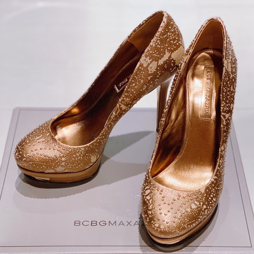 BCBG elegant and comfortable pump